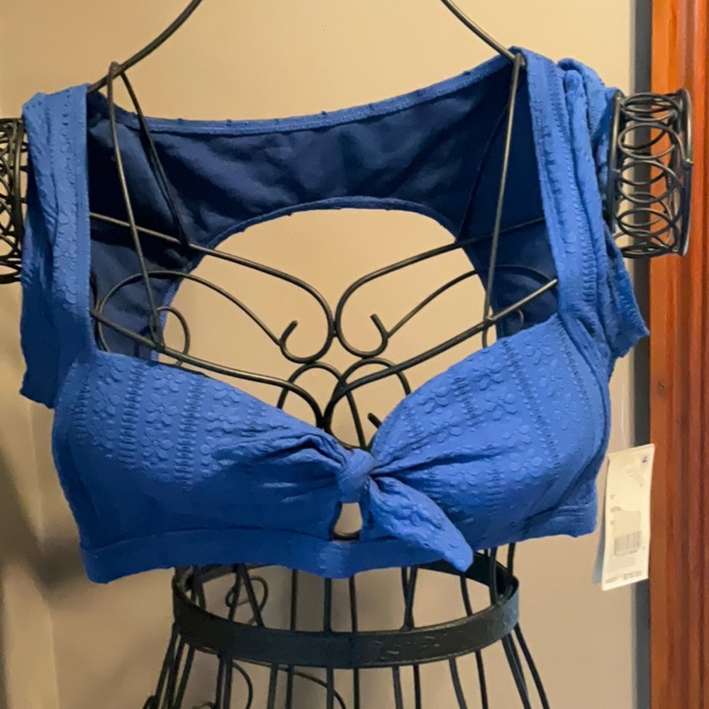 NWT Kenneth Cole Reaction Swimsuit Top Sz. M